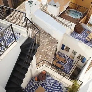 4* فندق Cort